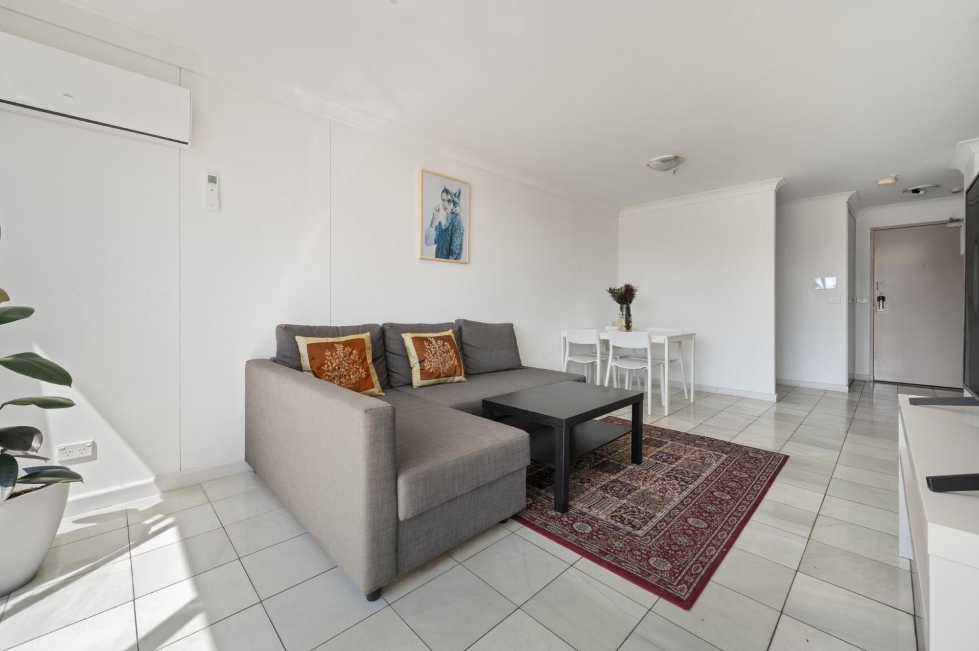 Dana-Private Room In A Shared Duplex Apartment -1 كنبرا المظهر الخارجي الصورة